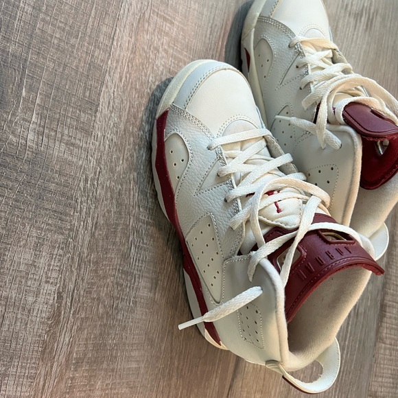 Jordan’s - Picture 2 of 4